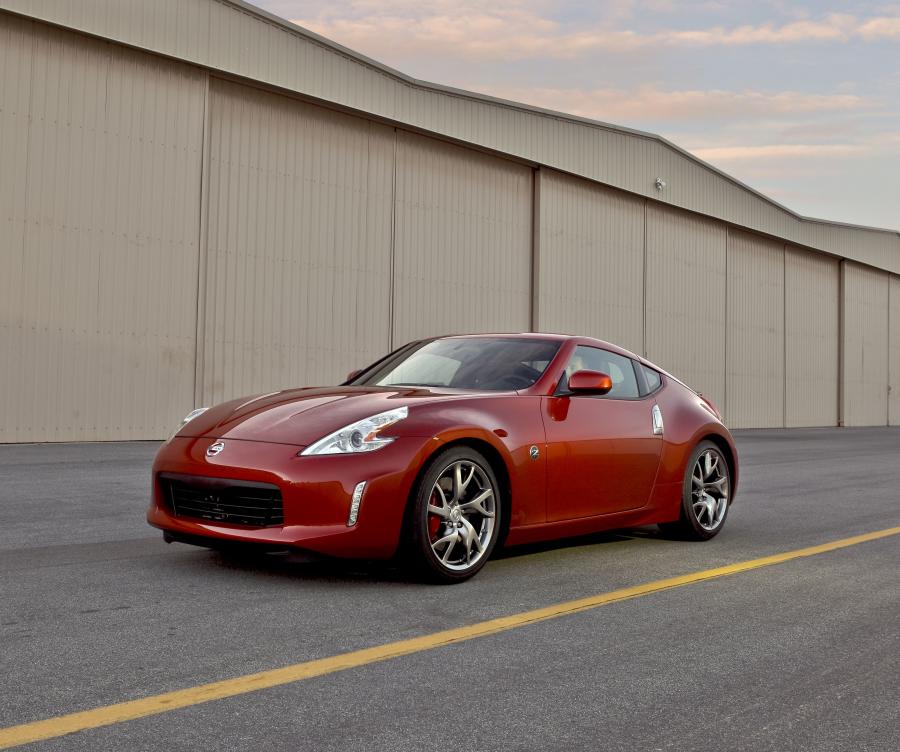  Nissan 370Z 2013 года  (фото 22 из 28)